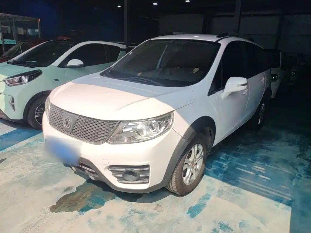 Dongfeng Jingyi X3 2015 — фото 2
