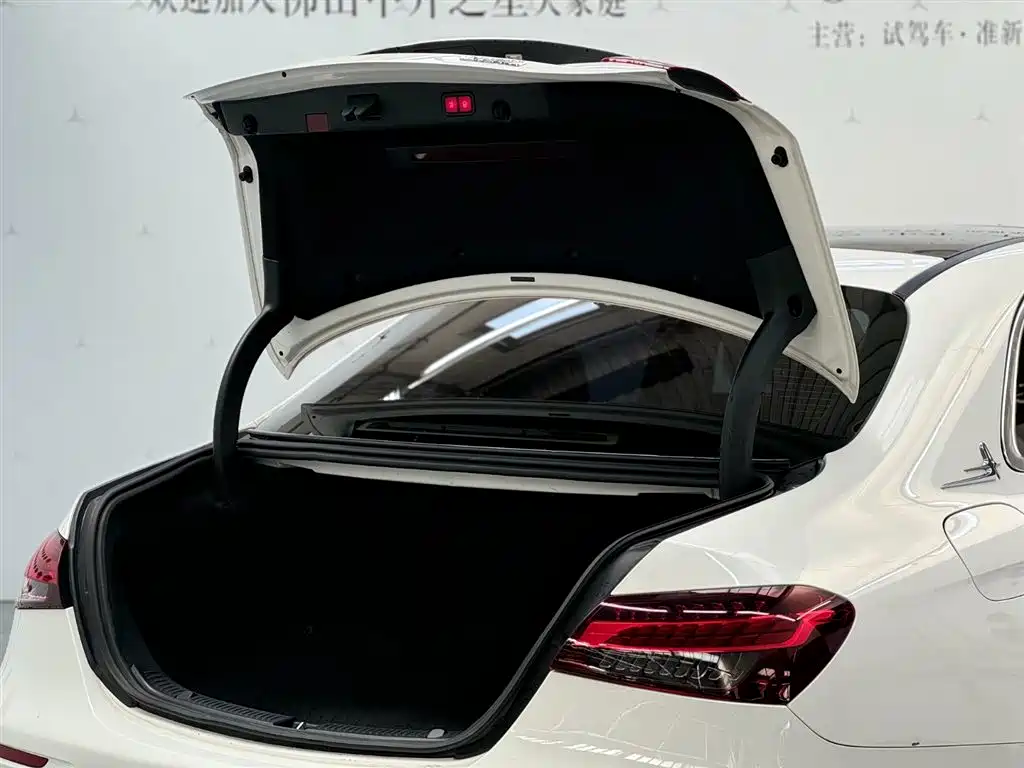 Mercedes-Benz E-Class 2021 — фото 3