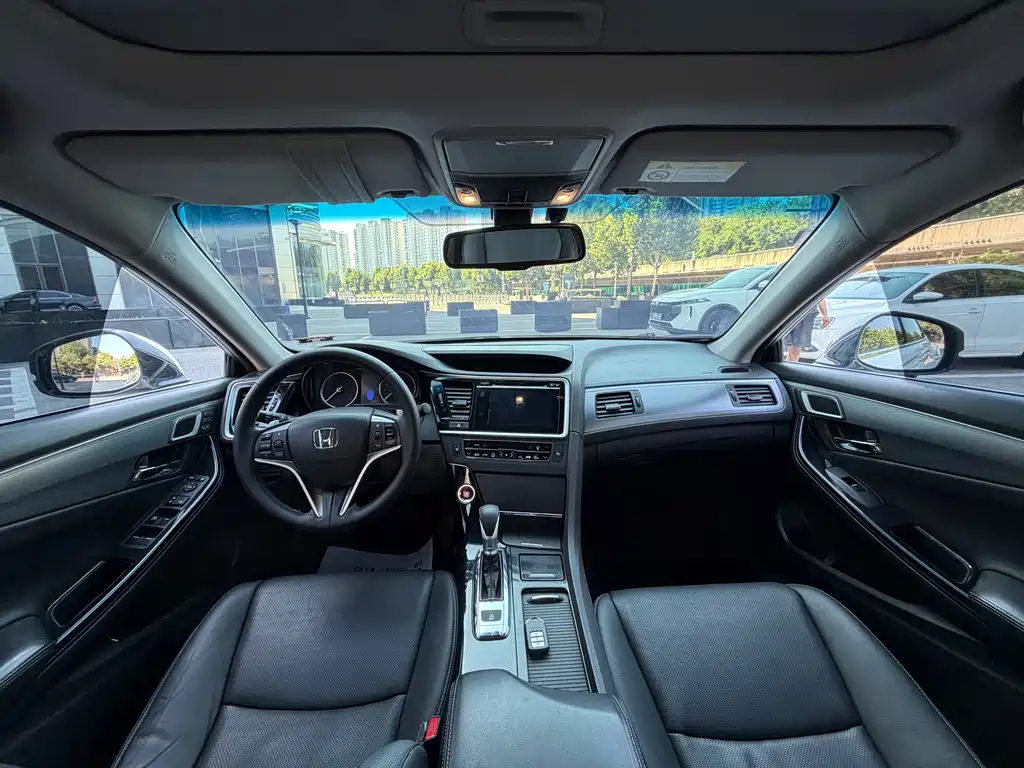 Honda Spirior 2017 — фото 11