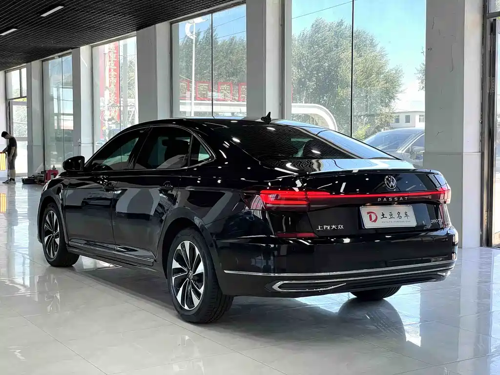 Volkswagen Passat 2023