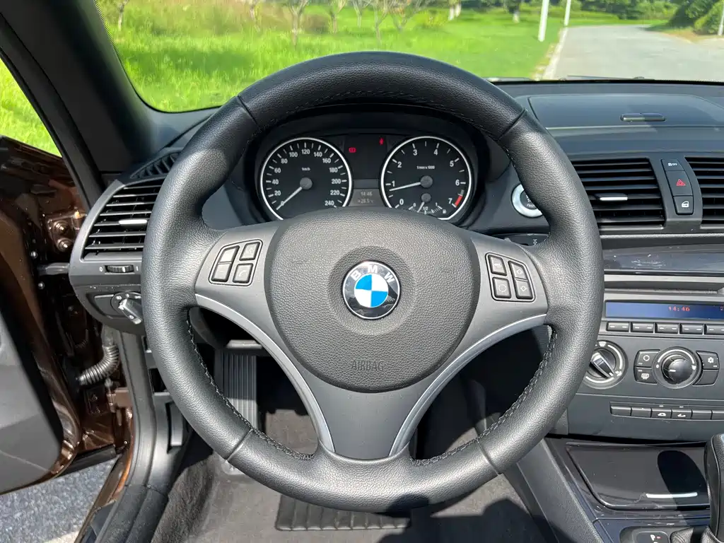 BMW 1 Series 2012 — фото 12