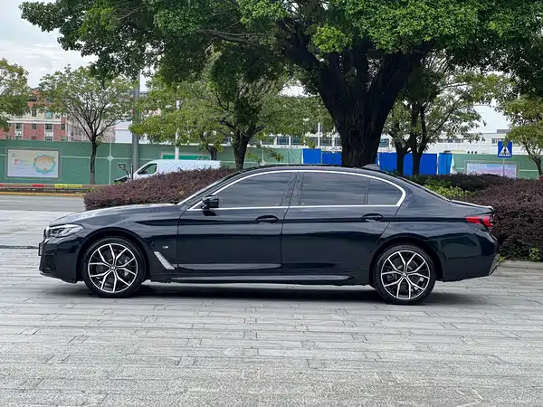 BMW 5 Series 2023