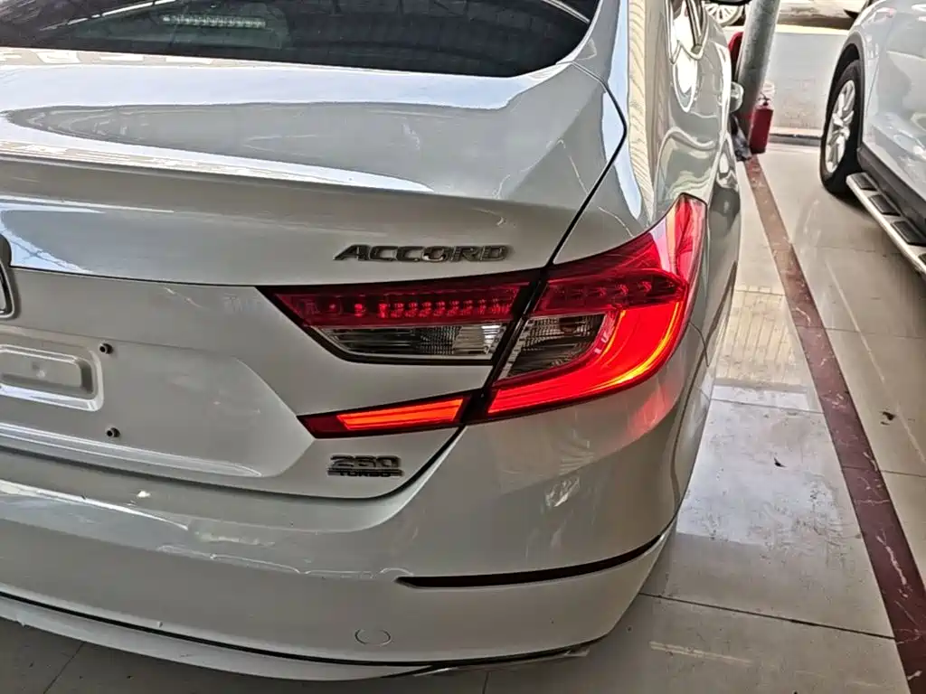 Honda Accord 2020 — фото 8