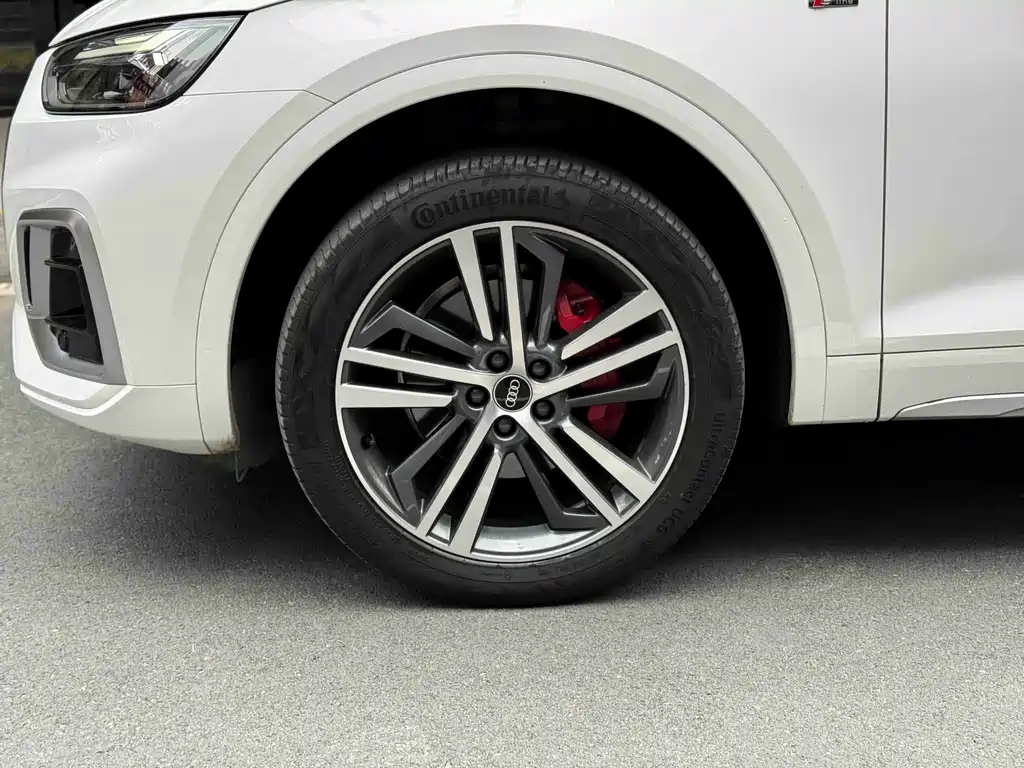 Audi Q5L 2023 — фото 10
