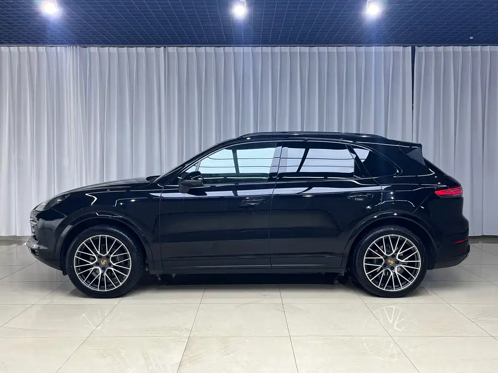 Porsche Cayenne 2019 — фото 8