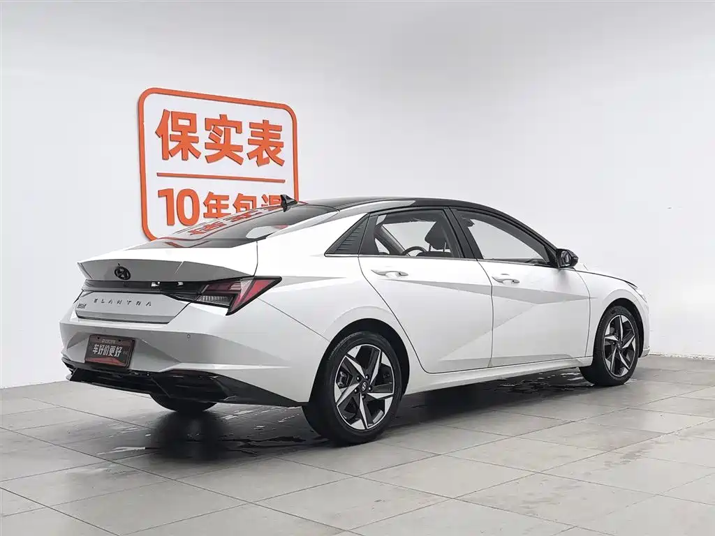 Hyundai Elantra 2022