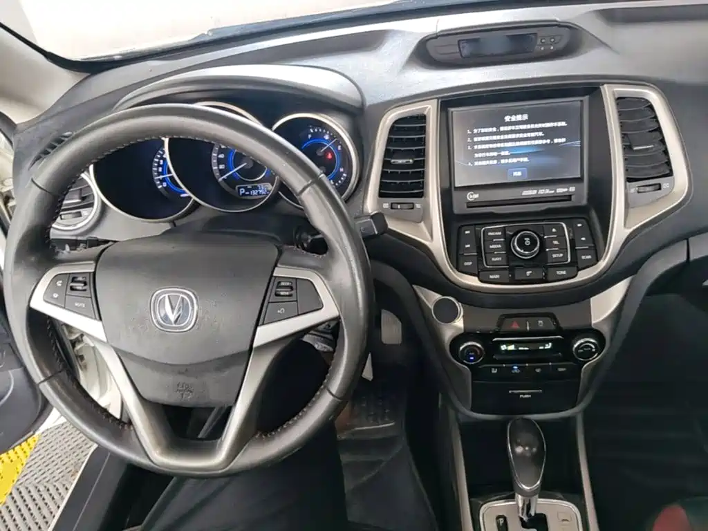 Changan Eado XT 2015 — фото 10