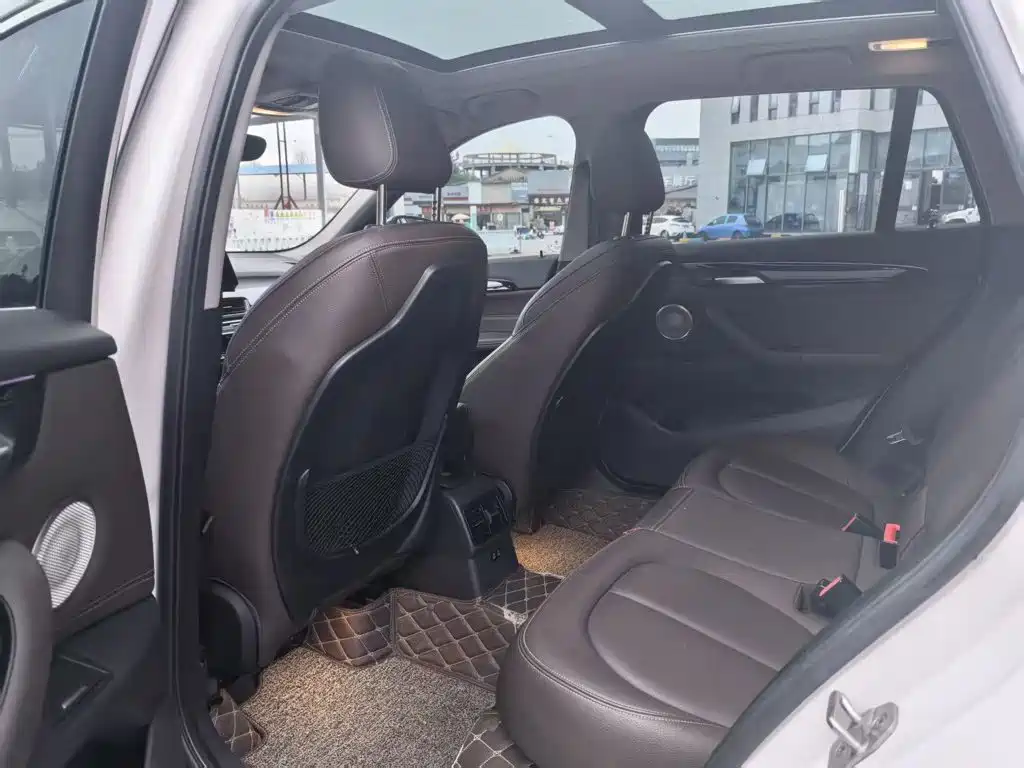 BMW X1 2021 — фото 11