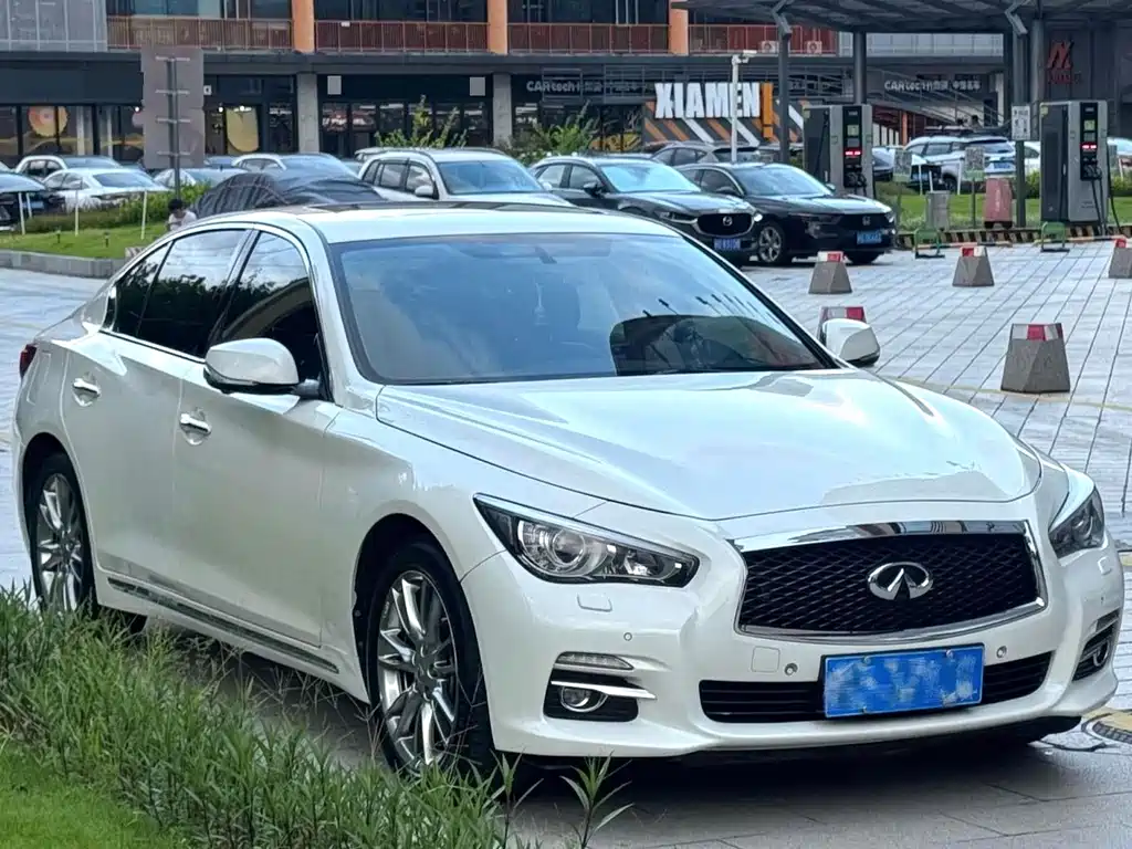 Infiniti Q50L 2015 — фото 3