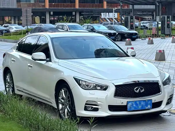 Infiniti Q50L 2015