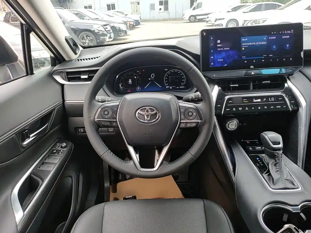 Toyota Venza 2023 — фото 11
