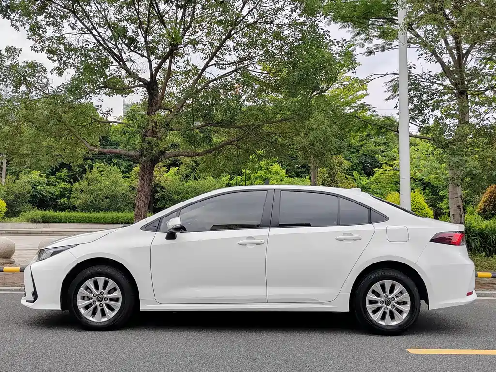 Toyota Corolla 2024 — фото 15