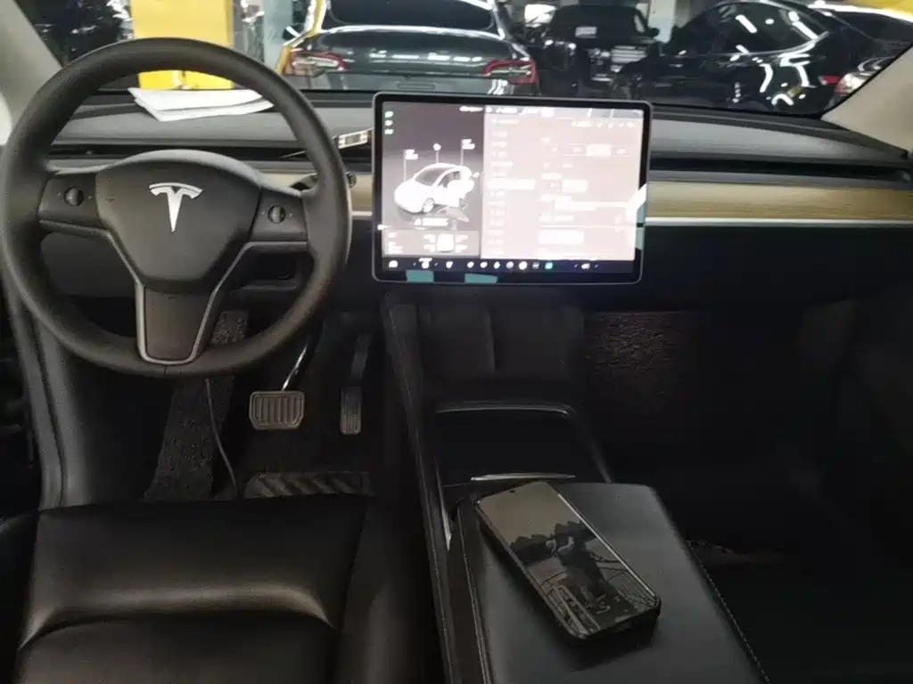 Tesla Model Y 2022 — фото 10