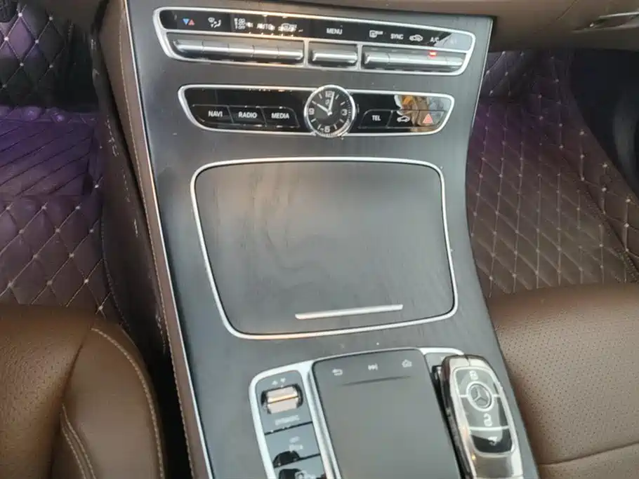 Mercedes-Benz E-Class 2018 — фото 16