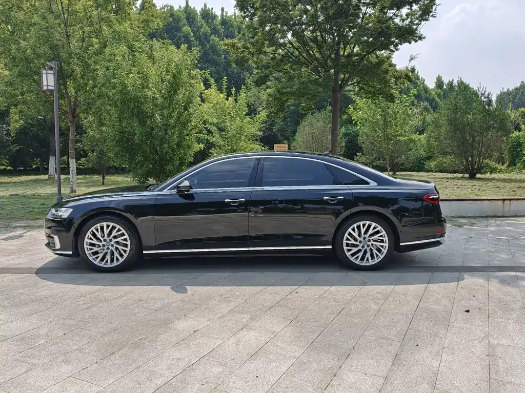 Audi A8 2019 — фото 3
