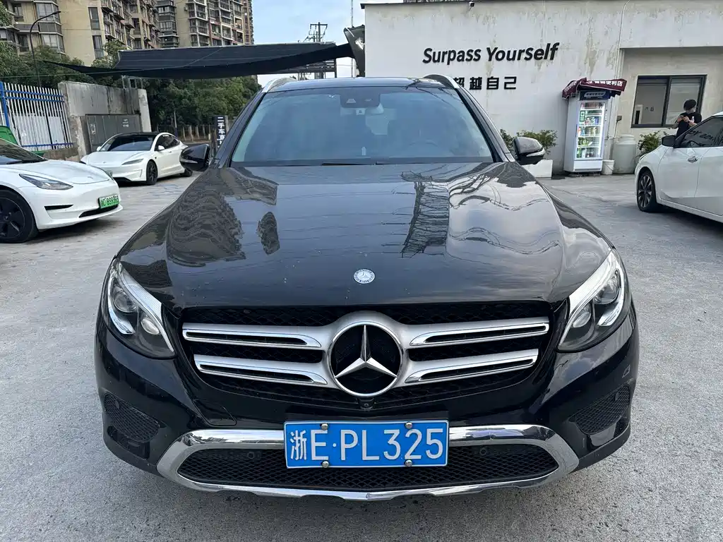 Mercedes-Benz GLC 2017 — фото 1