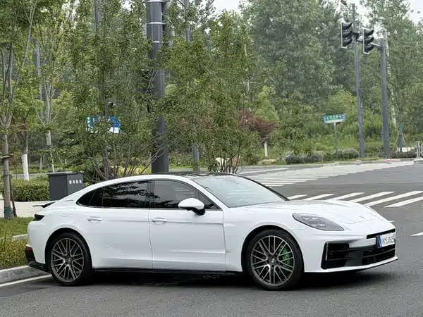 Porsche Panamera 2024