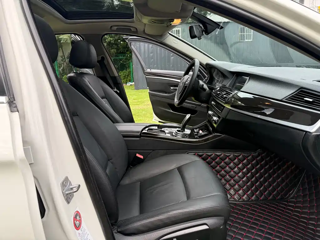 BMW 5 Series 2014 — фото 12