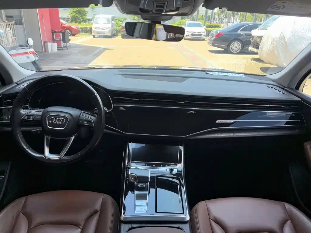 Audi Q7 2020 — фото 18
