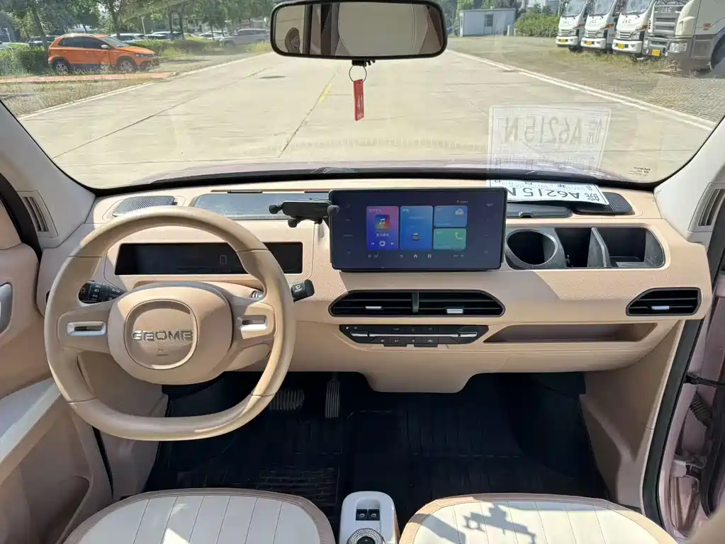 Geely Galaxy Panda 2023 — фото 16
