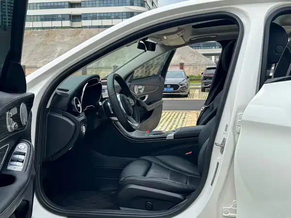 Mercedes-Benz C-Class 2021