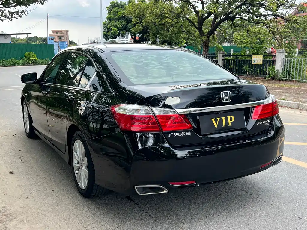 Honda Accord 2014 — фото 9