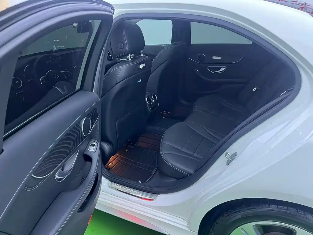Mercedes-Benz C-Class 2019