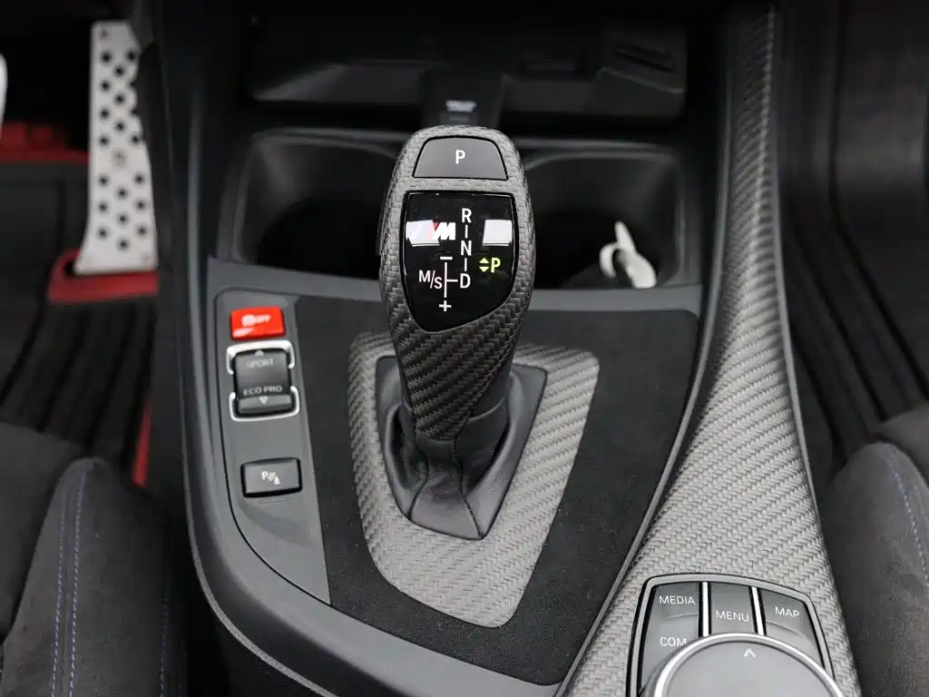 BMW 1 Series 2017 — фото 19