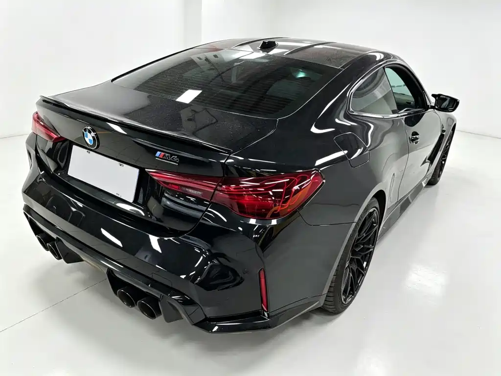 BMW M4 2025