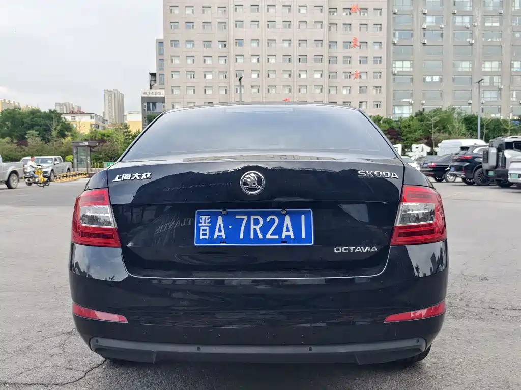 Skoda Octavia 2015 — фото 8