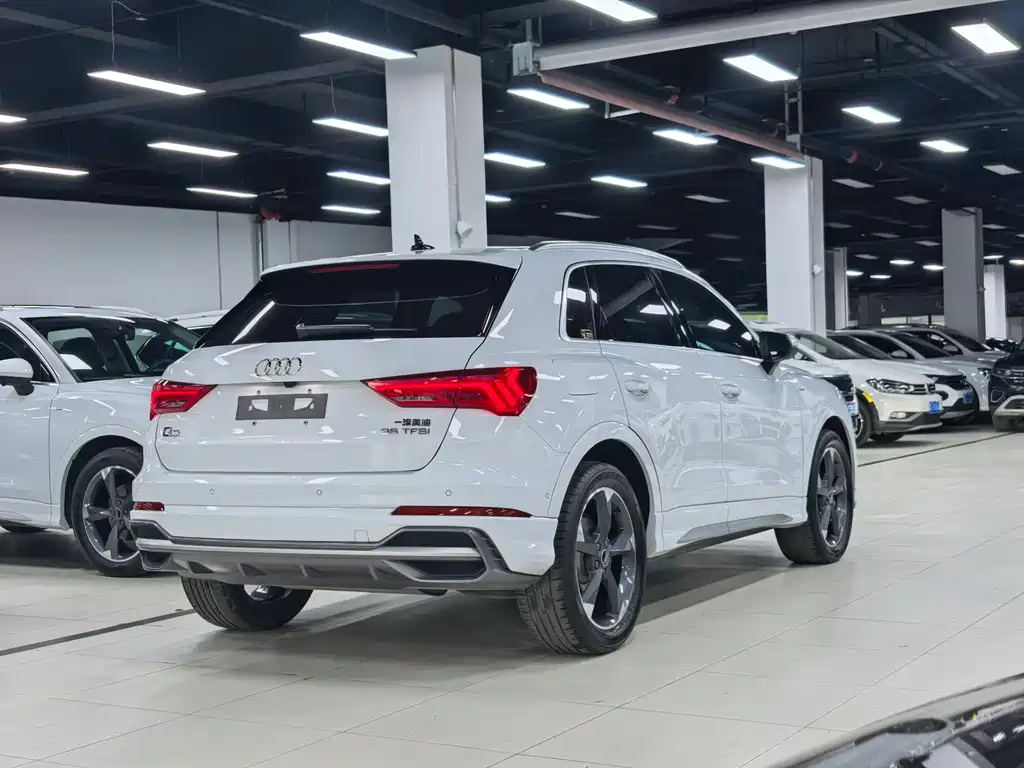 Audi Q3 2022 — фото 26