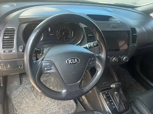 Kia K3 2016