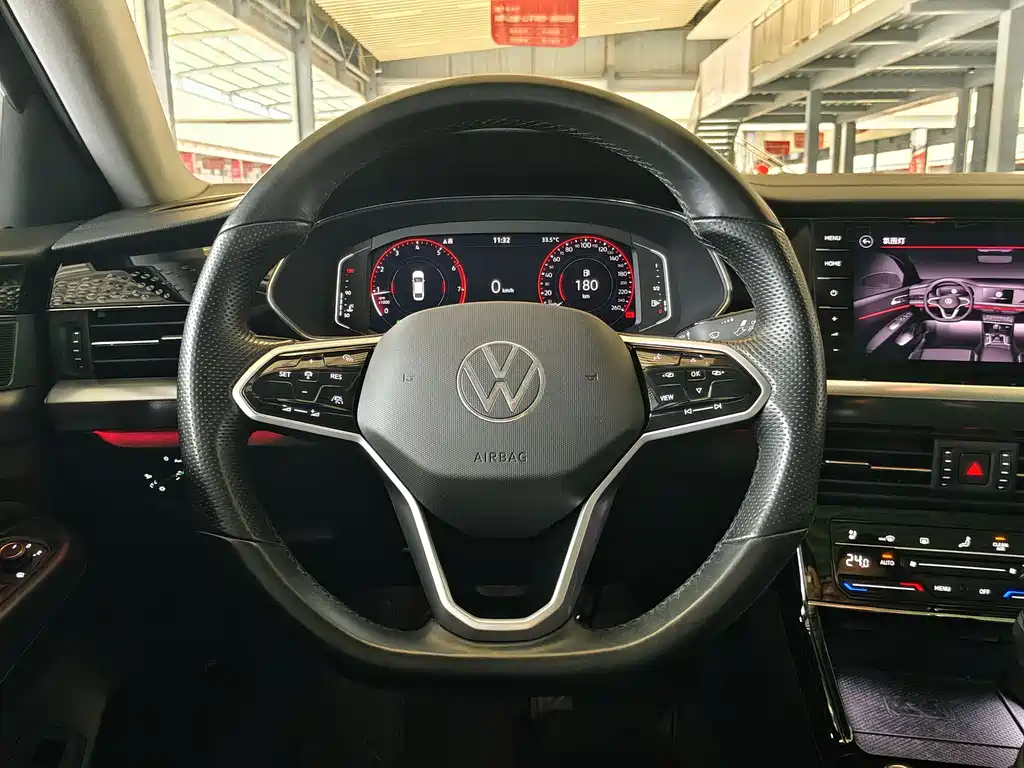 Volkswagen Passat 2023