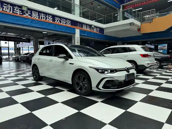 Volkswagen Golf 2022