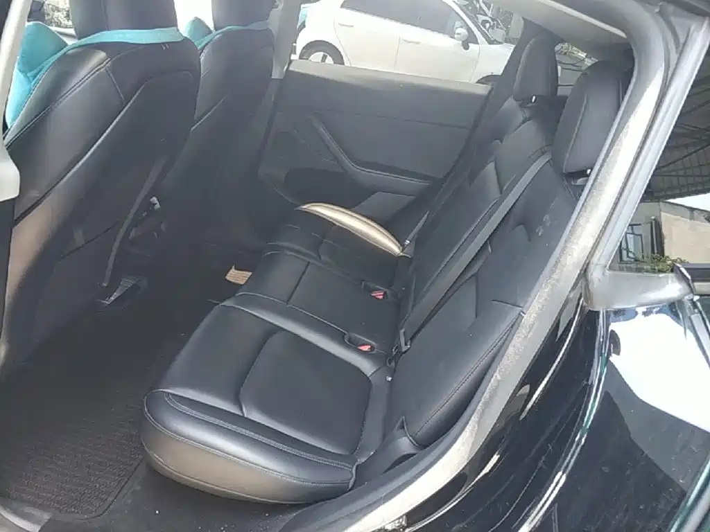 Tesla Model Y 2023 — фото 10