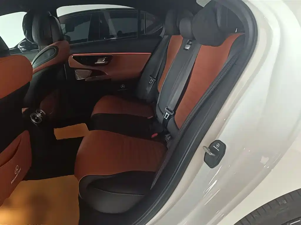 Mercedes-Benz C-Class 2025 — фото 17
