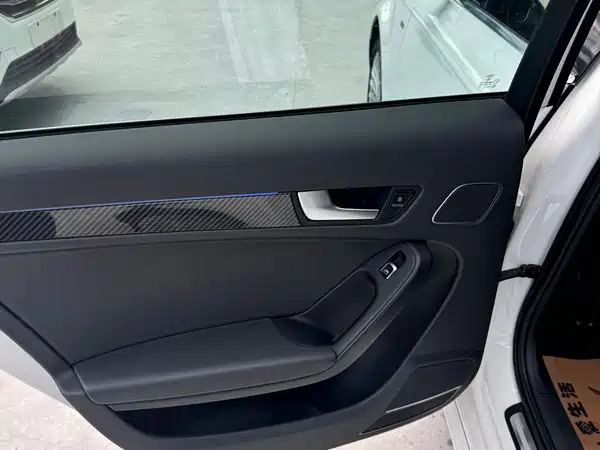 Audi A4L 2015