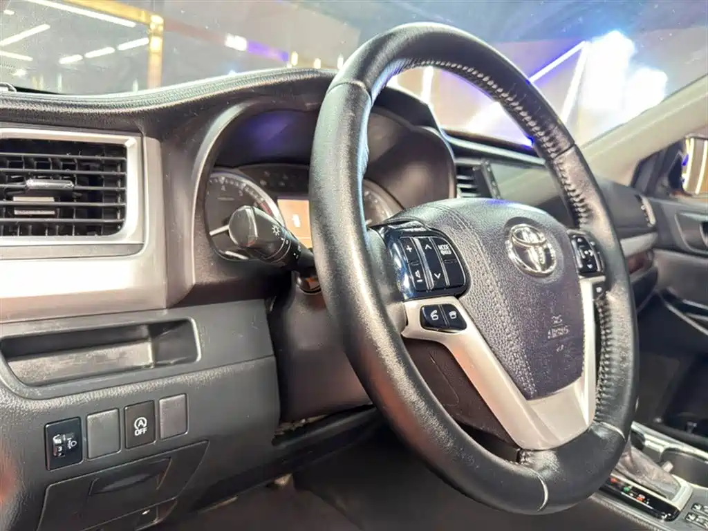 Toyota Highlander 2016 — фото 20
