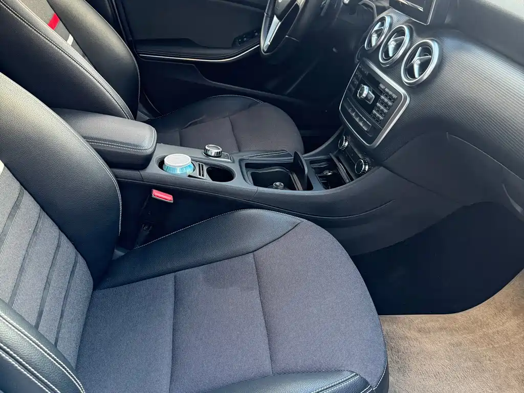 Mercedes-Benz A-Class 2015 — фото 7