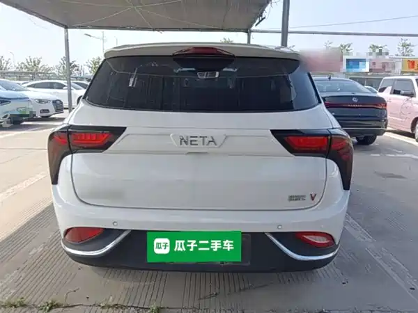 Neta V 2022
