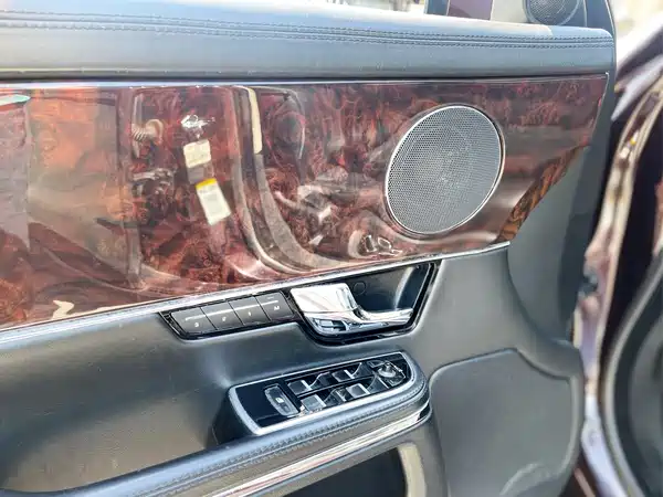 Jaguar XJ 2013