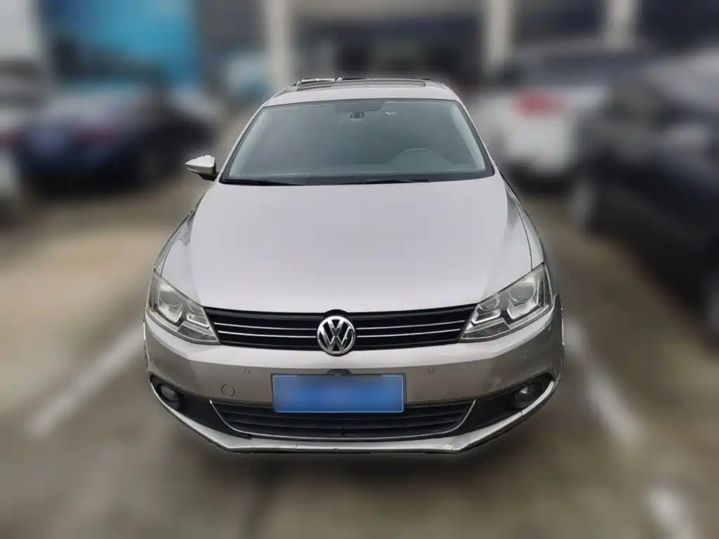 Volkswagen Sagitar 2015