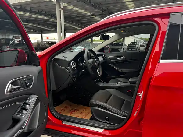 Mercedes-Benz GLA 2015