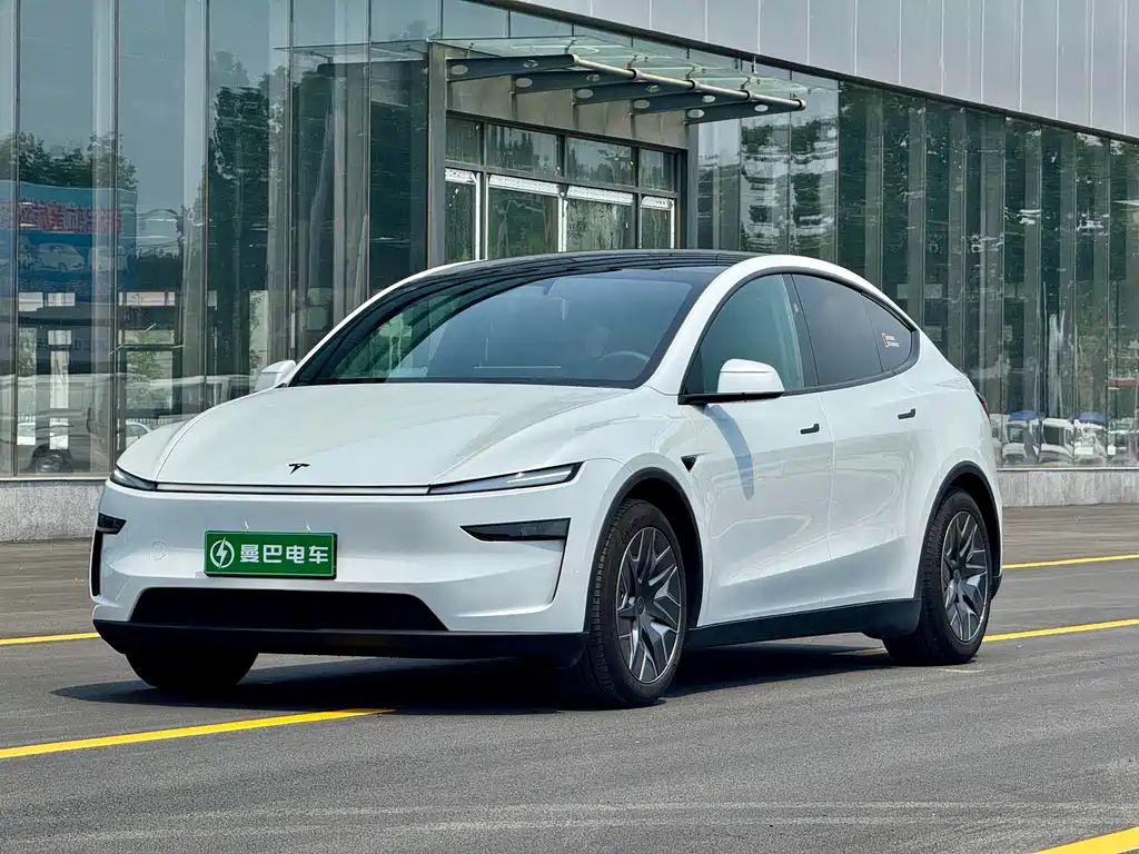 Tesla Model Y L 2025