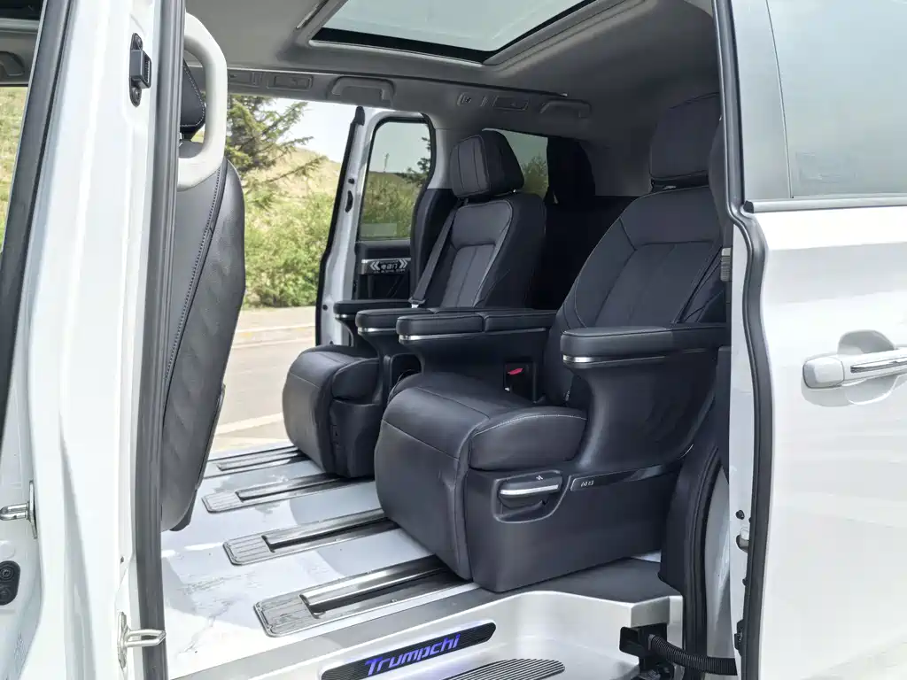 GAC Motor Trumpchi M8 2023 — фото 12