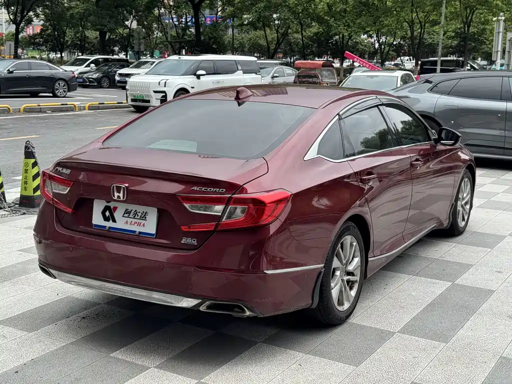 Honda Accord 2018 — фото 6