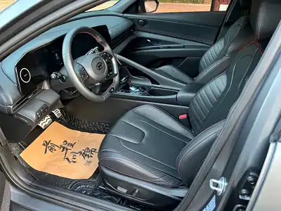 Hyundai Elantra 2024