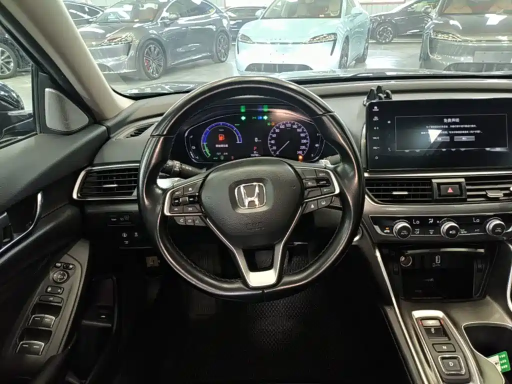 Honda Accord 2023 — фото 11