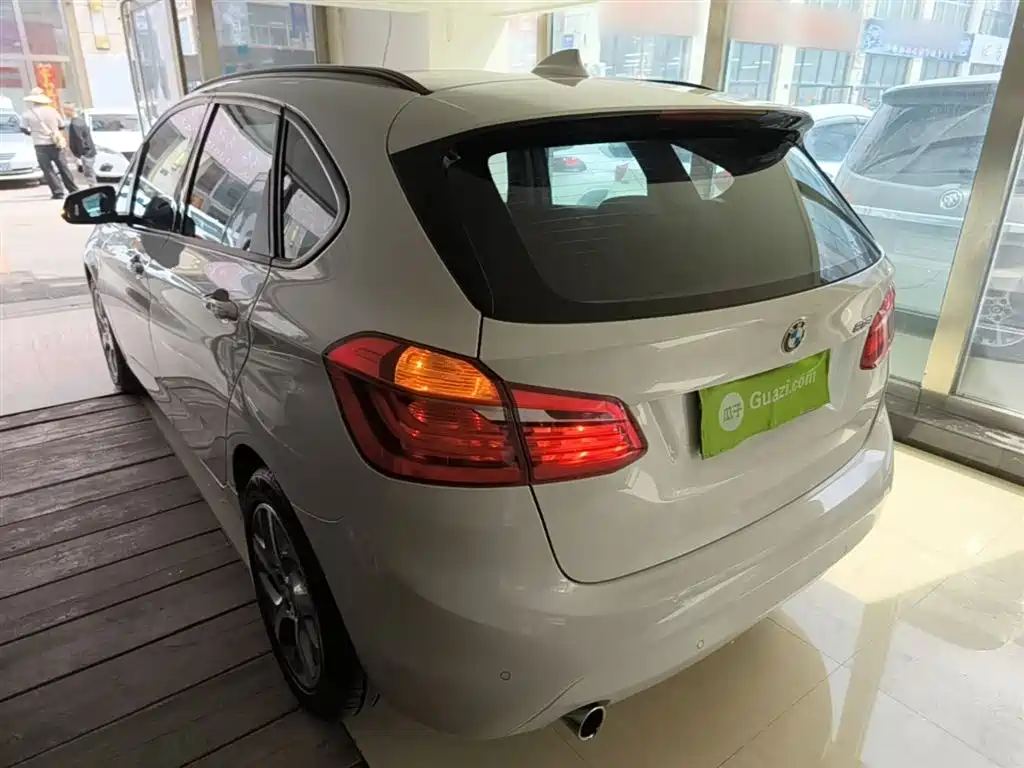 BMW 2 Series Active Tourer 2016 — фото 5