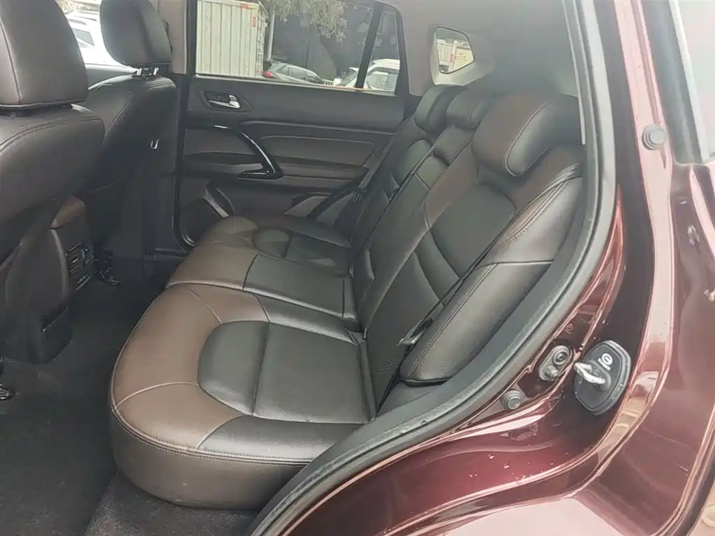 GAC Motor Trumpchi GS4 2017 — фото 17